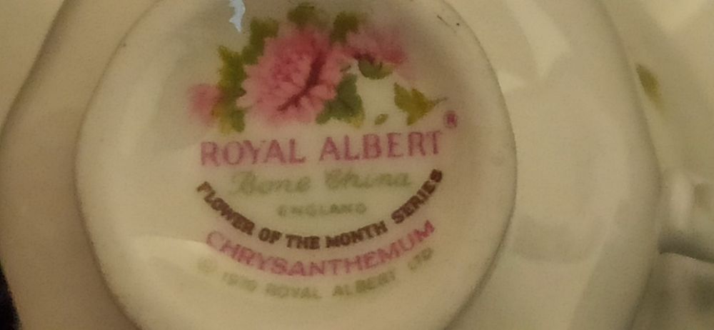 Porcelana Anglia Royal Albert Chryzantema, Listopad  DUO
