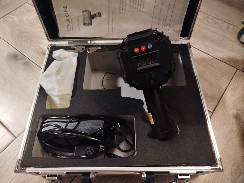 Lampa UV TESLA R 100