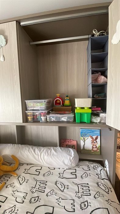 Cama  solteiro / criança co  roupeiro (estúdio) com
