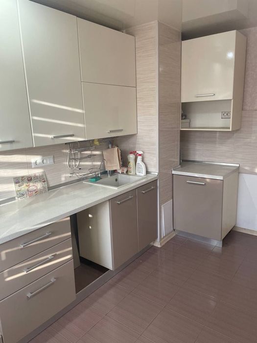 Продается 3к кв-ра (Б-р Краматорский) возможна продажа по сертификату