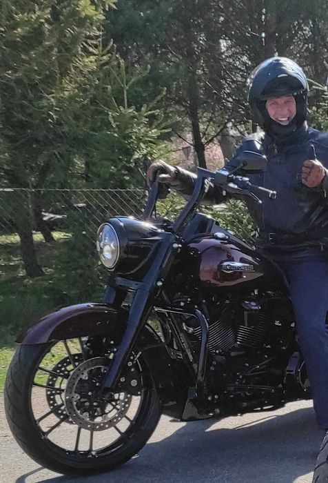 Piekny Harley Road King w stylu bagger
