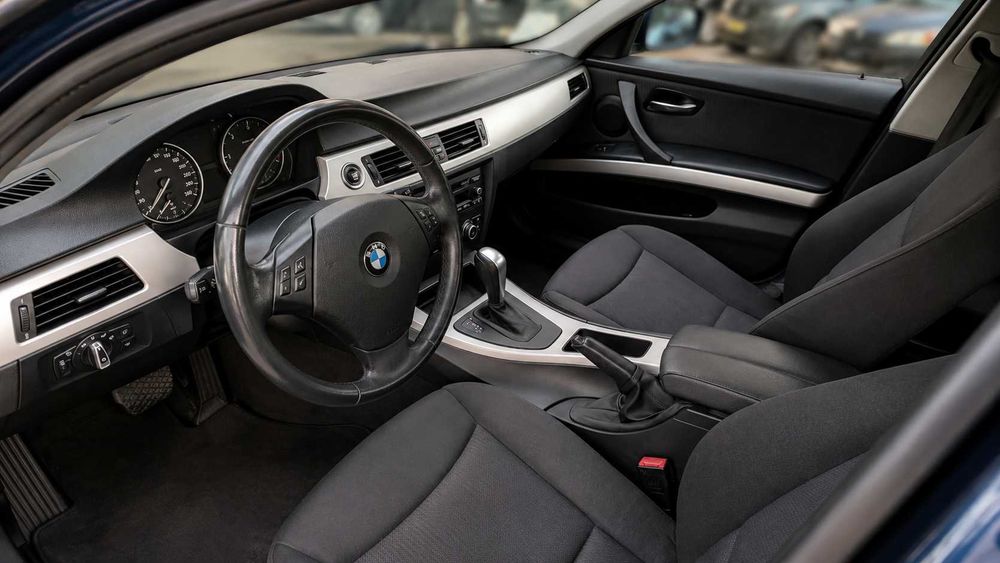 BMW 318d Touring Auto
