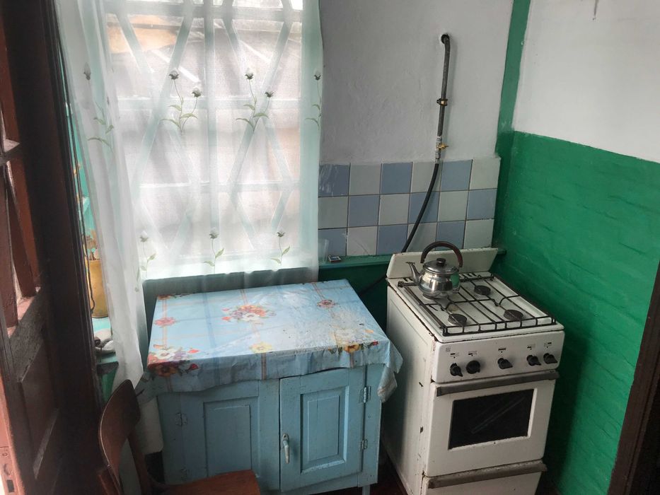 Частина будинку в смт.Вороновиця, вул. Молодіжна. Дві окремі спальні.