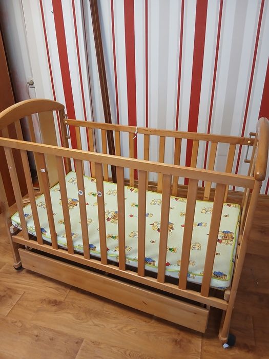 Дитяче ліжко з кокосовим матрацом