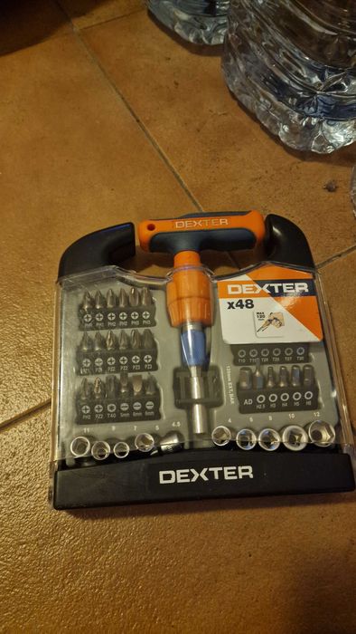 Dexter x48 (Pack de aparafusamento de 48 peças)