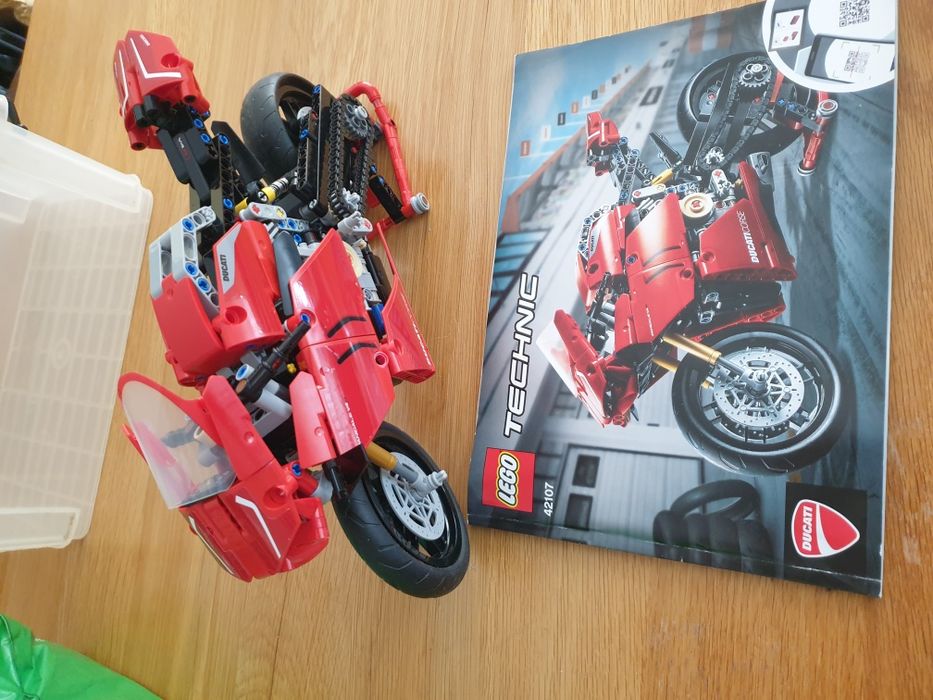 Lego technic  42107 Ducati