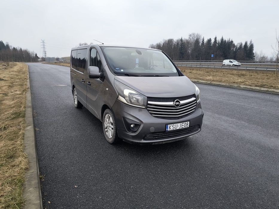Opel Vivaro 2015 rok 8-osobowy