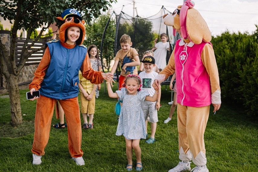 Аніматори Ростові ляльки Піньяти бульбашкове шоу Солодка вата Львів