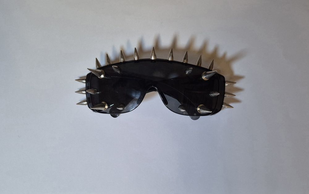 Сонцезахисні окуляри зі шипами (унісекс)