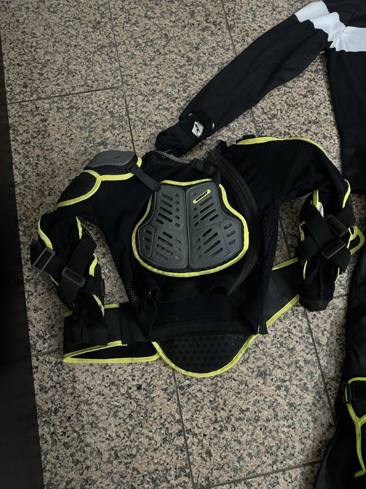 Vendo equipamento de trial ou enduro de criança