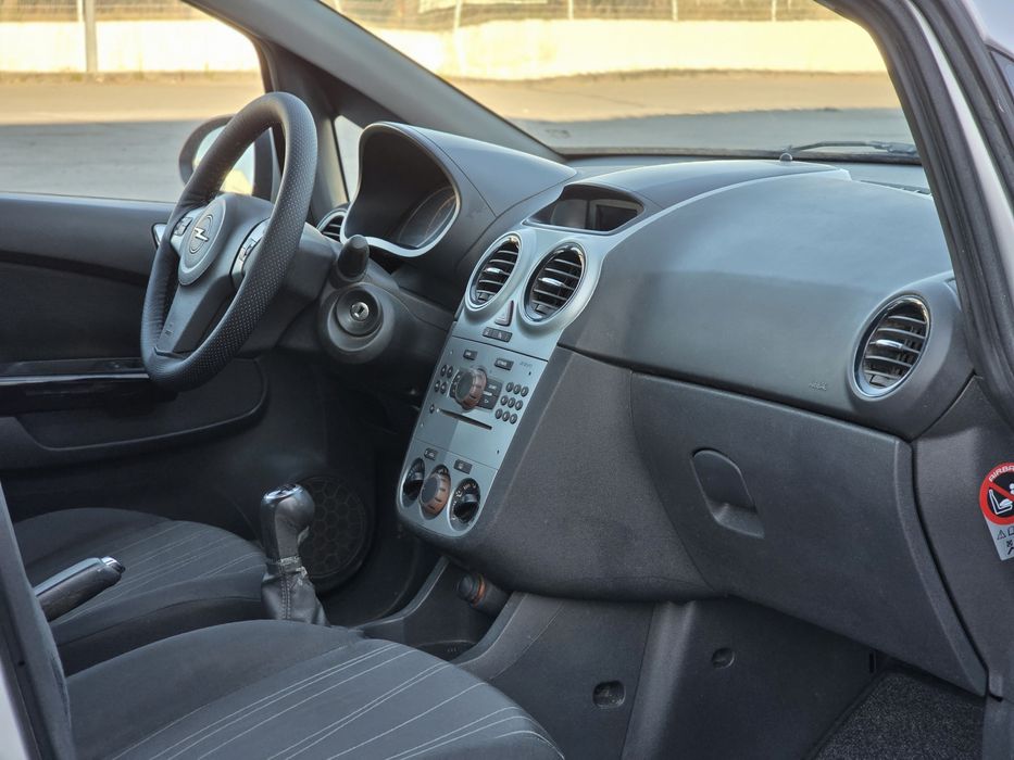Opel  Corsa D 1.2 *85.000km* (2009)