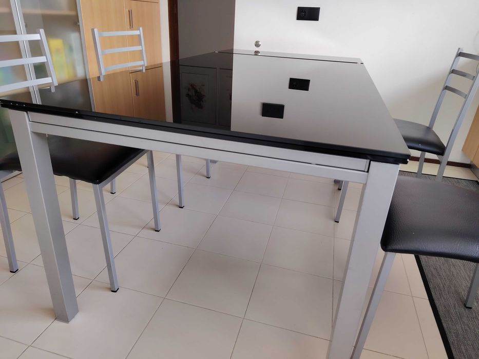 Mesa de vidro extensível