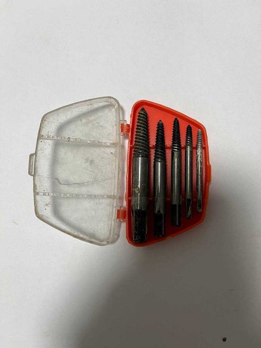 Продам набір екстракторів для викручування пошкоджених болтів (5 штук)