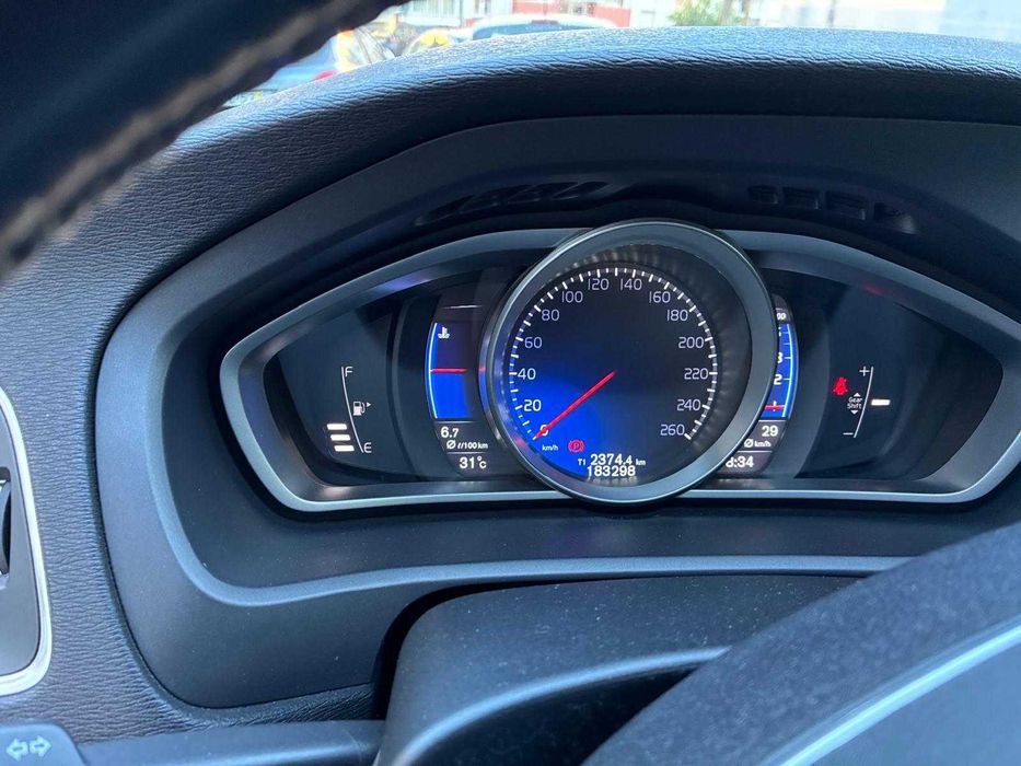 Volvo V40 2.0 D R design irrepreencivel