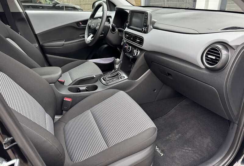 Hyundai Kona SEL