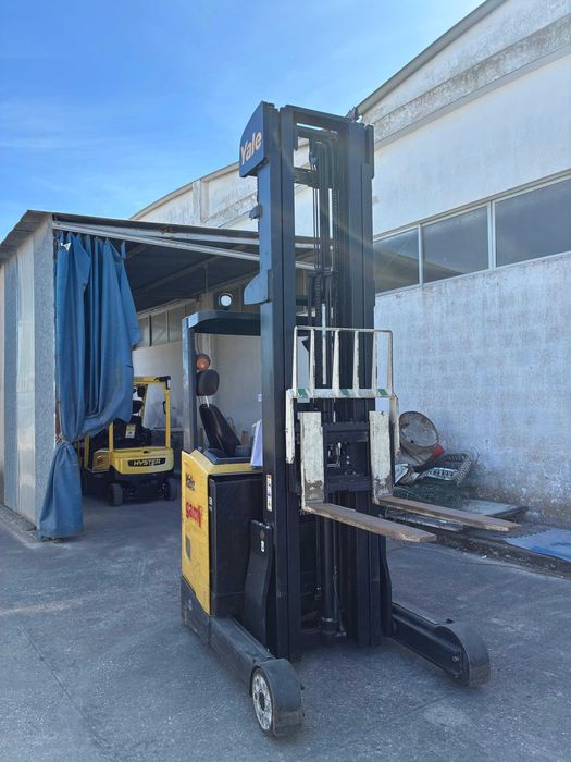 Empilhadora Retrátil Yale Ano 2019 em Excelente Estado