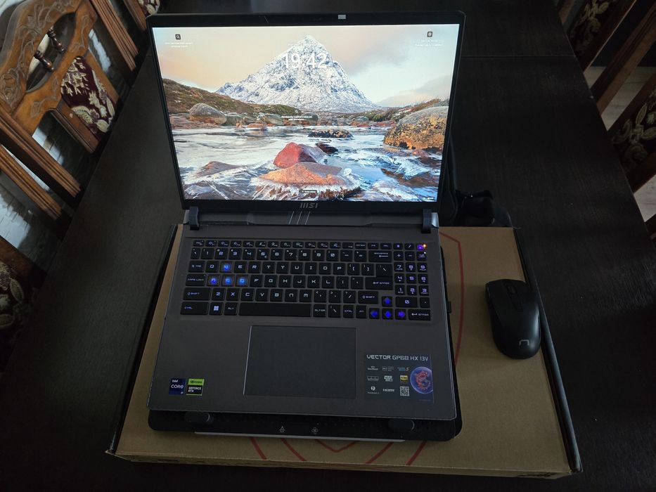 Laptop MSI Vector GP68 HX 13V i9 rtx 4080