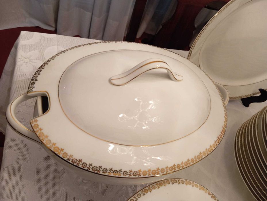 Serviço Jantar Vista Alegre 74 peças