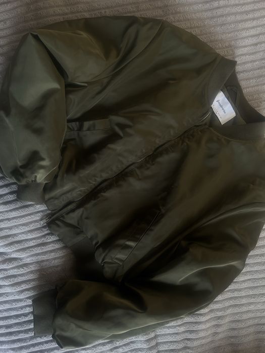 продам куртку stradivarius