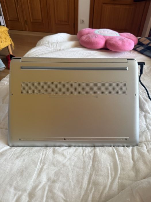 HP Laptop 15s-eq2xxx