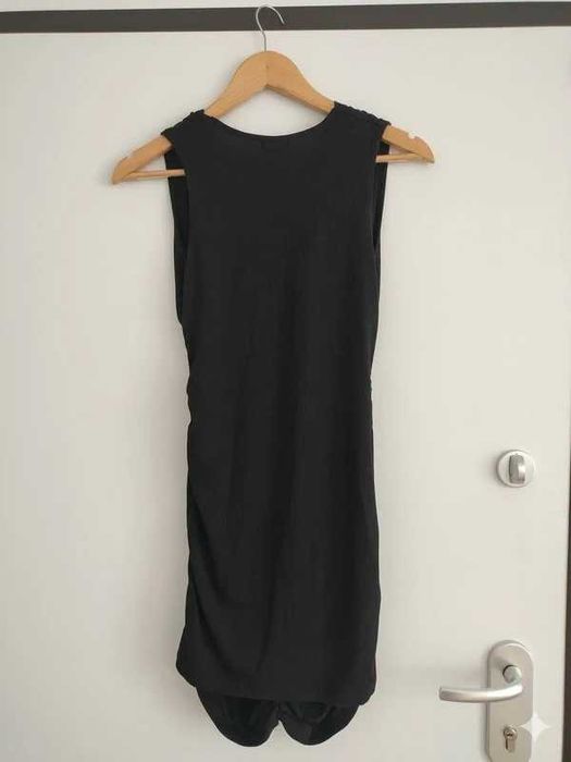 Mini Vestido Preto Justo – Decote em V Profundo – Drapeado – Tamanho S
