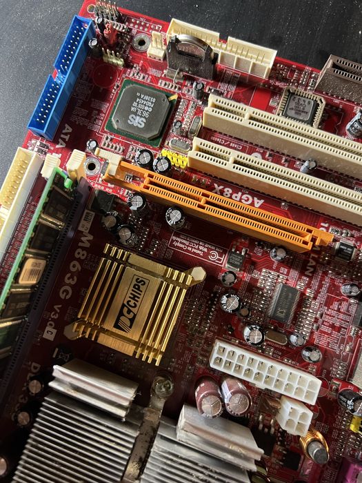 Placa mãe, PCCHIPS M863G V3.0