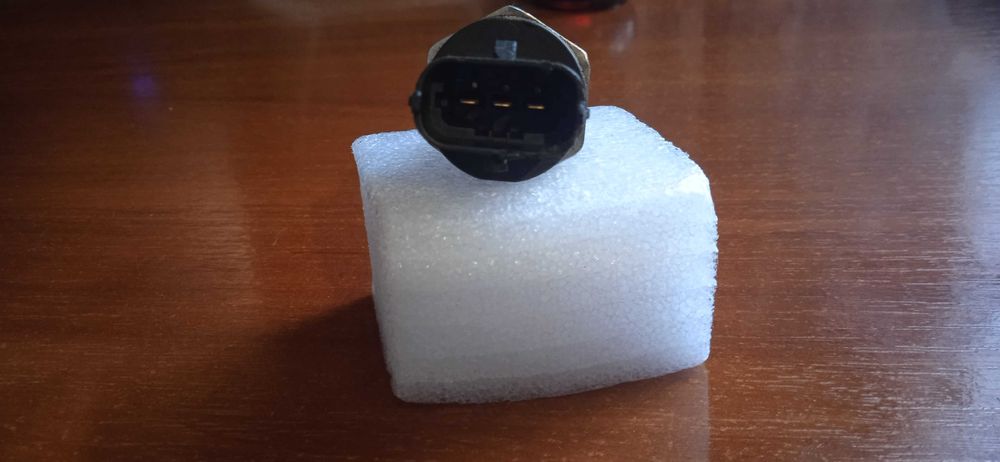 Датчик давления топлива BOSCH 0 281 002 903