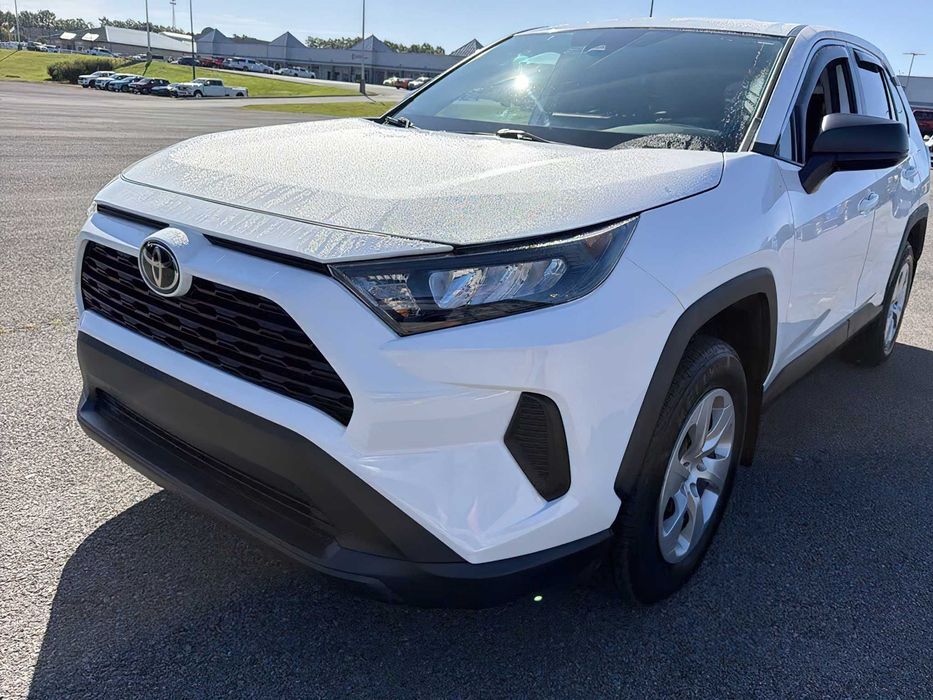 Toyota RAV4      2021