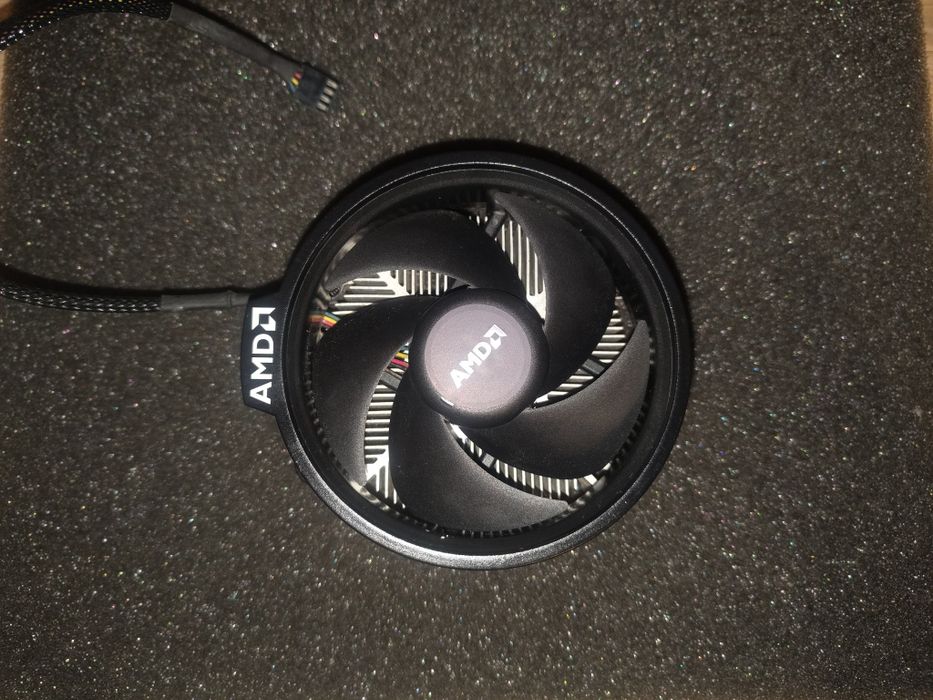 AMD Ryzen 3200G + Cooler + Autocolante64354197049090123