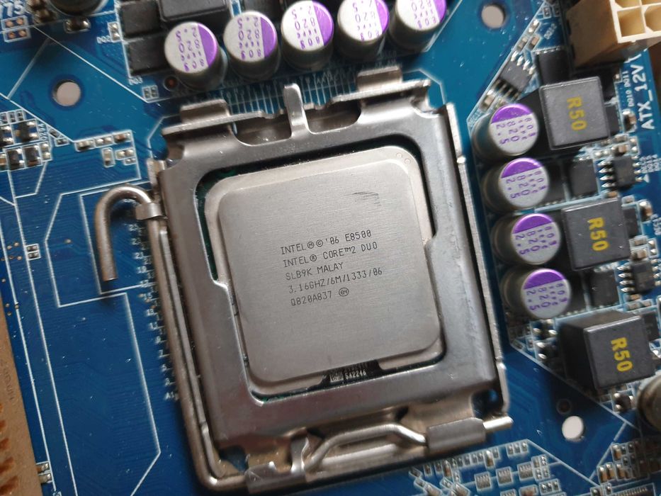 Płyta główna Gigabyte GA-EP35-DS3 (rev. 2.1) 4Gb Ram DDR2 intel E8500