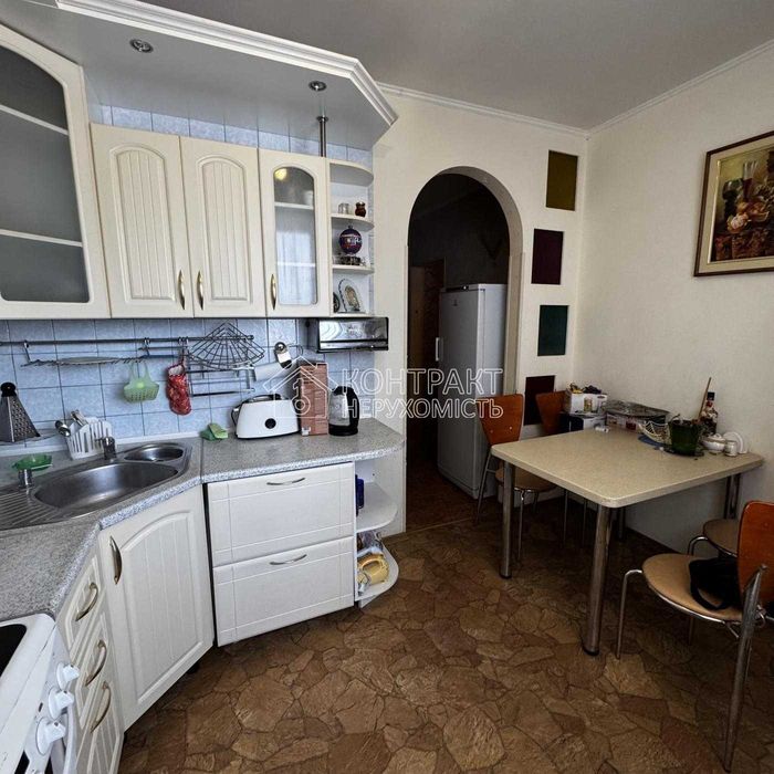 Продається 3к квартира Балакірєва