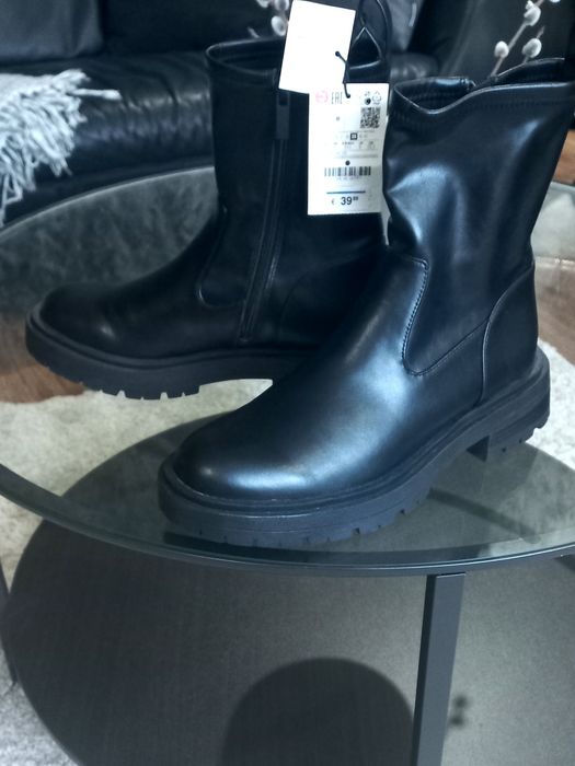 Черевики жіночі Pull&Bear.