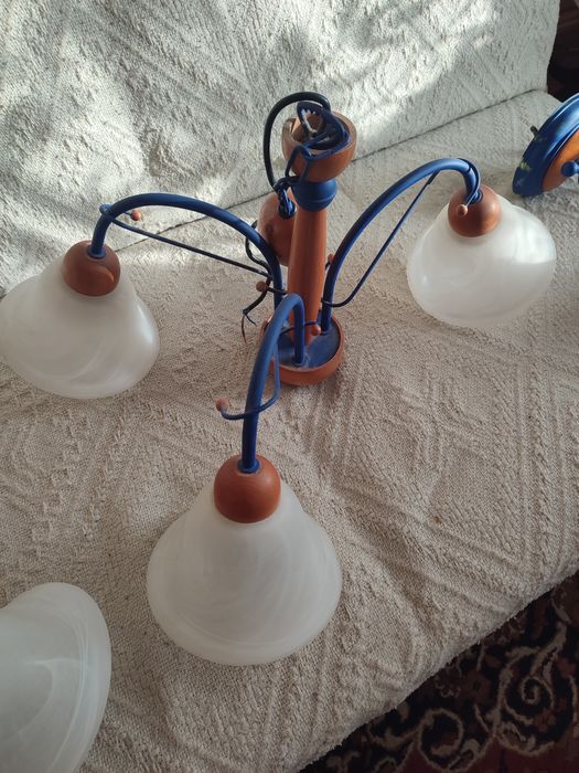 Żyrandole metalowo drewniane