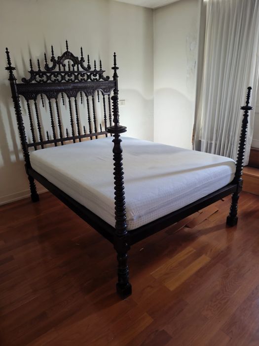 Cama de casal c/ colchão