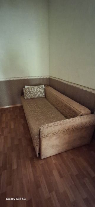Отдам даром диван/ Центр/ Самовывоз