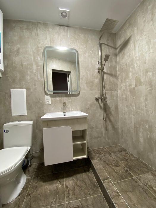 Продається тепла квартира з ремонтом