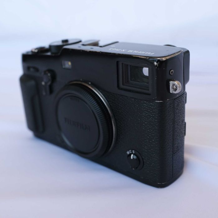 Fujifilm X-Pro3 + Punho/Grip + Bateria Extra (Na Caixa Original)