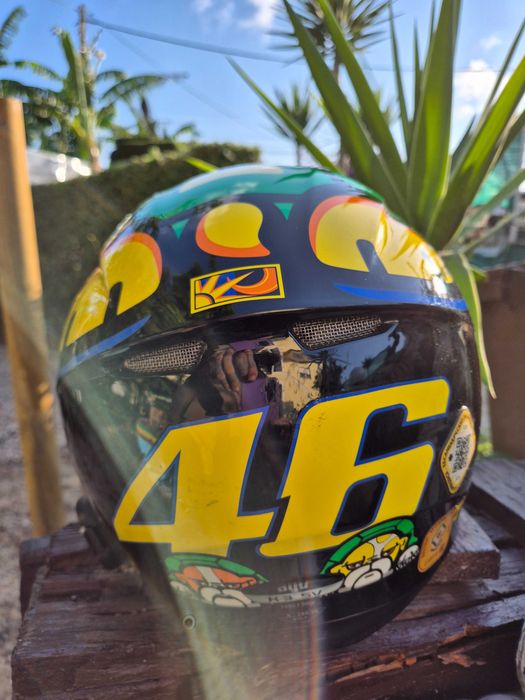 Capacete AGV K-3 SV com o design gráfico Rossi Tartaruga