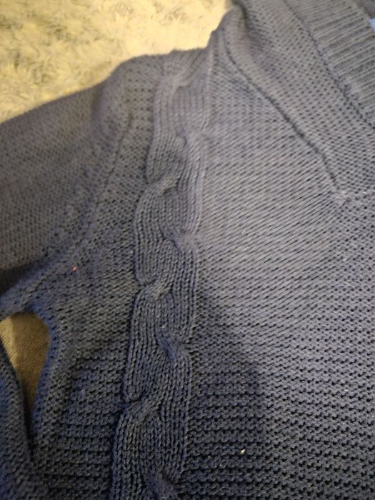 Sweter granatowy rozmiar 134