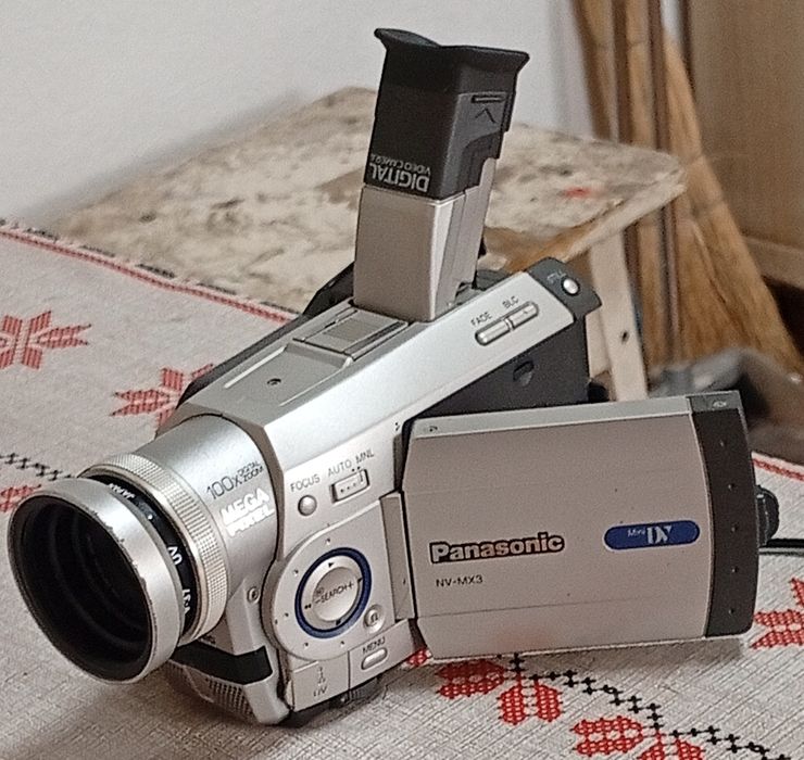 Продам видеокамеру Panasoniс  NV-MX3  в полном  комплекте