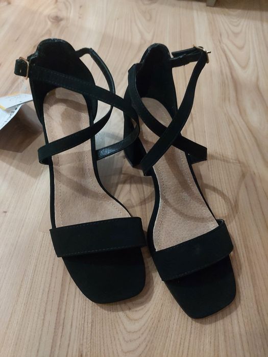 Buty sandały damskie na słupku Nowe r.39