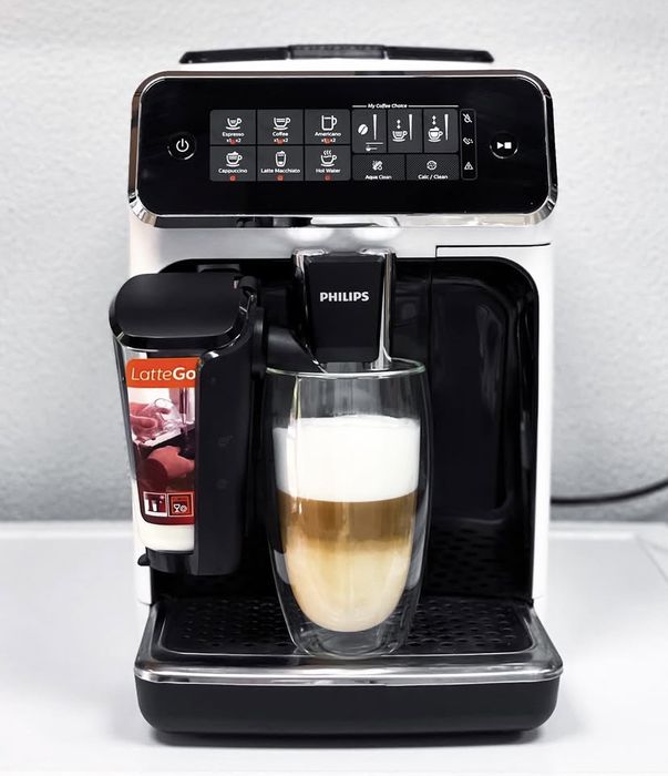 Кавомашина ,кавоварка , кофеварка Philips EP 3200 Series LatteGo