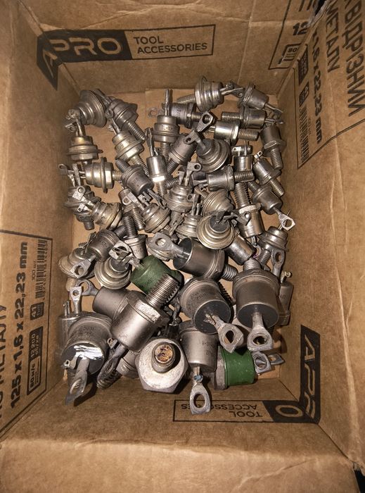 Транзистор КТ903Б +  радиатор (наличие 8шт), КТ805Б и другое ТС, Т, КУ