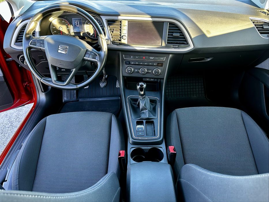 Seat Leon 2019 benzyna 1,5 130 km