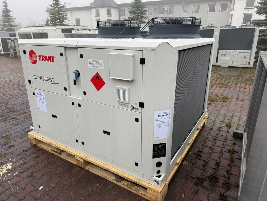 Agregat wody lodowej chiller Trane CGAX 036 HE SN o wydajności 99 kW 2025R.