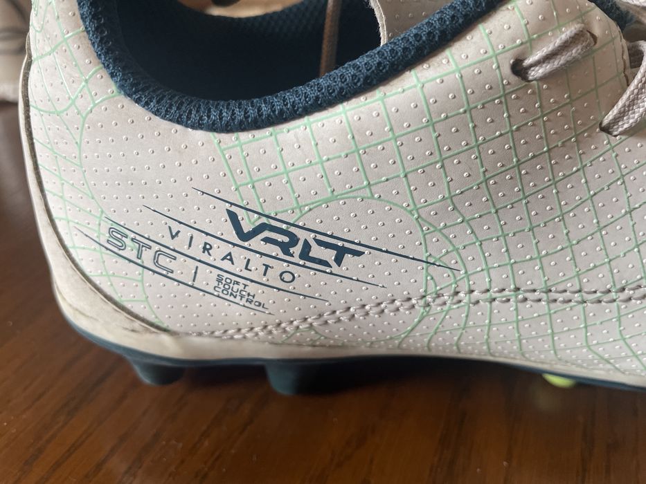 Buty piłkarskie Kipsta 38 korki