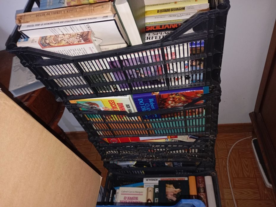 Livros de vários temas e coleções