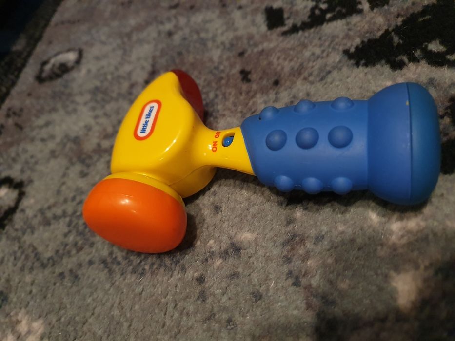 Młotek interaktywny dla dziecka Little tikes
