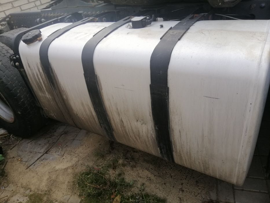 Баки Volvo Renault 450 600 літрів