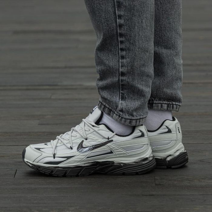 Чоловічі кросівки Nike Initiator стильні біло-чорні